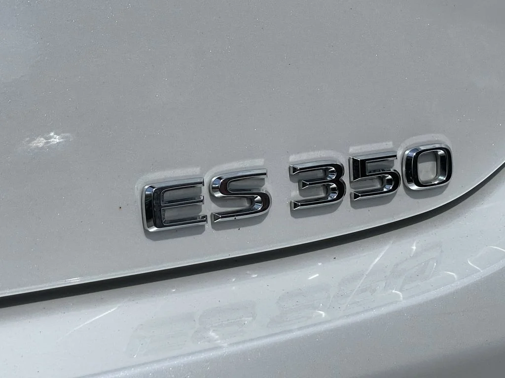 Used 2023 White Lexus 350 image 8