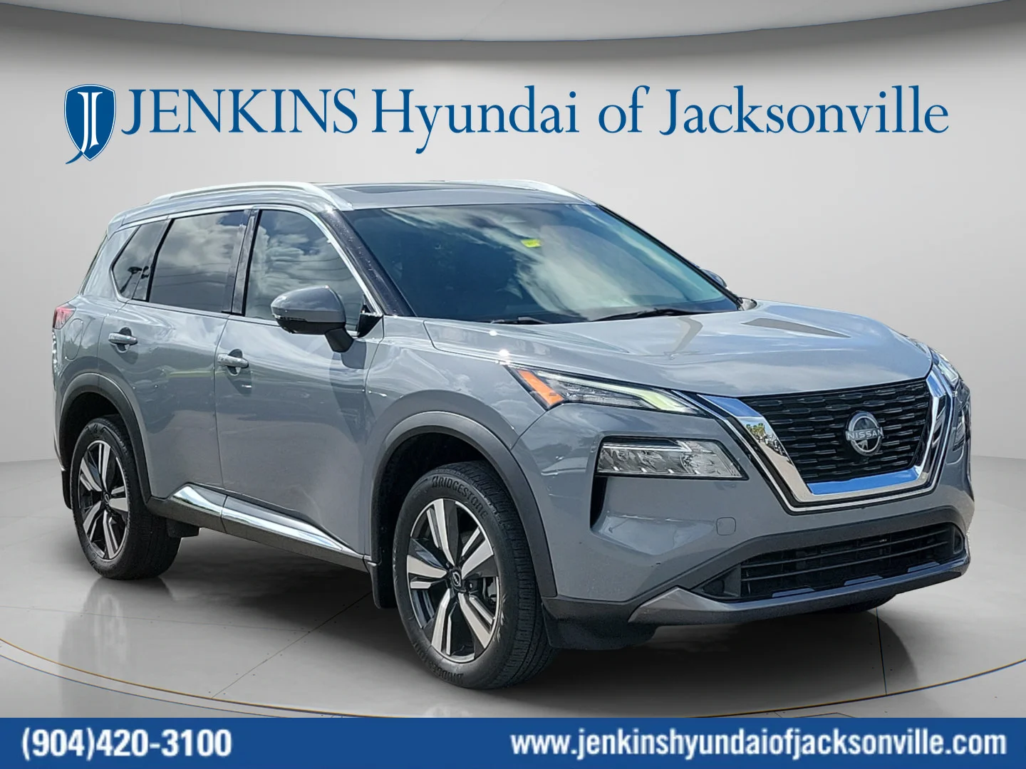 Used 2023 Boulder Gray Pearl Nissan SL image 1