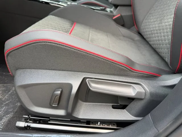 New 2026 White Pearl Volkswagen SE image 11