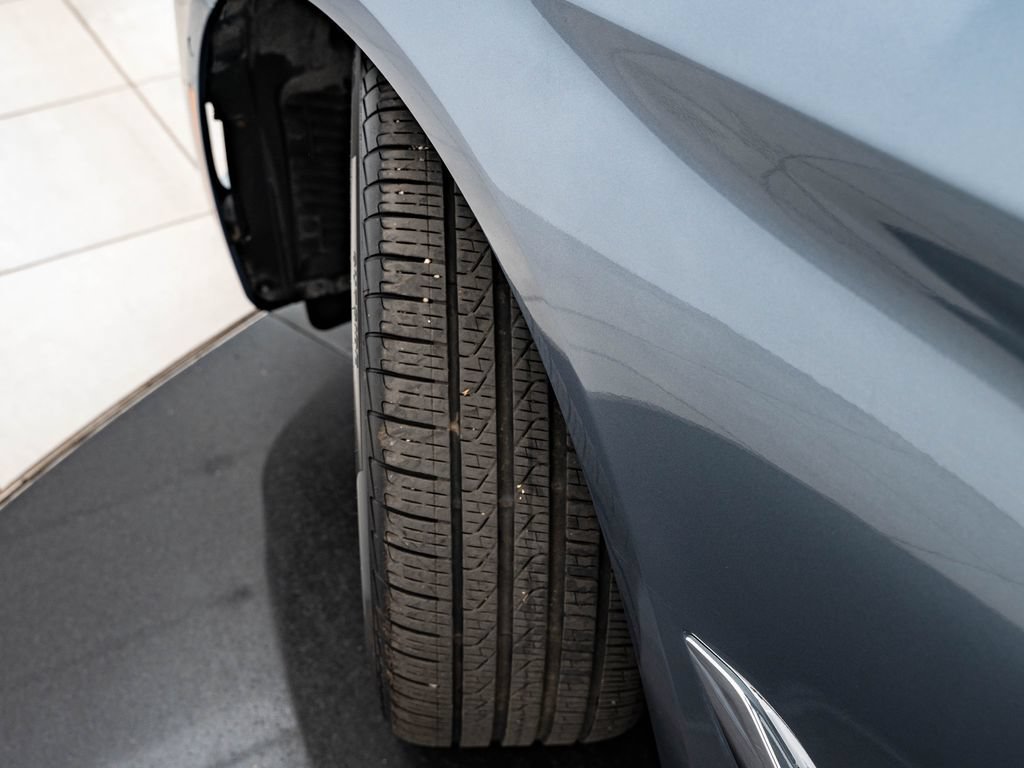 Used 2019 Bluestone Metallic BMW 540i xDrive image 47