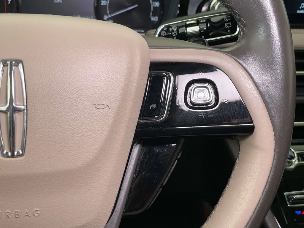 Used 2021 Gray Lincoln Standard image 30