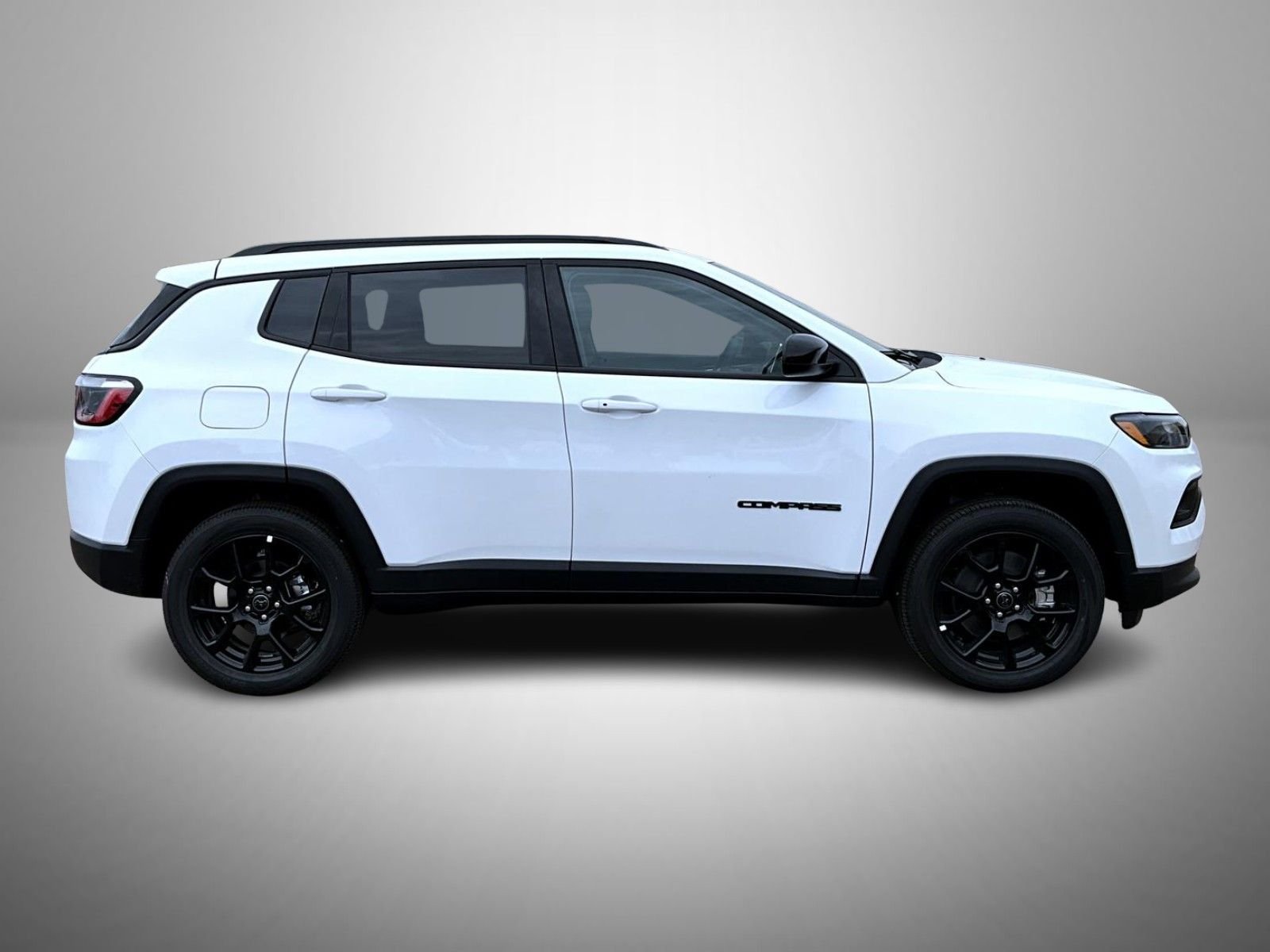 New 2026 Bright White Clearcoat Jeep Latitude image 4