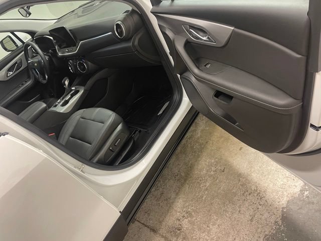 Used 2024 Summit White Chevrolet 3LT image 20