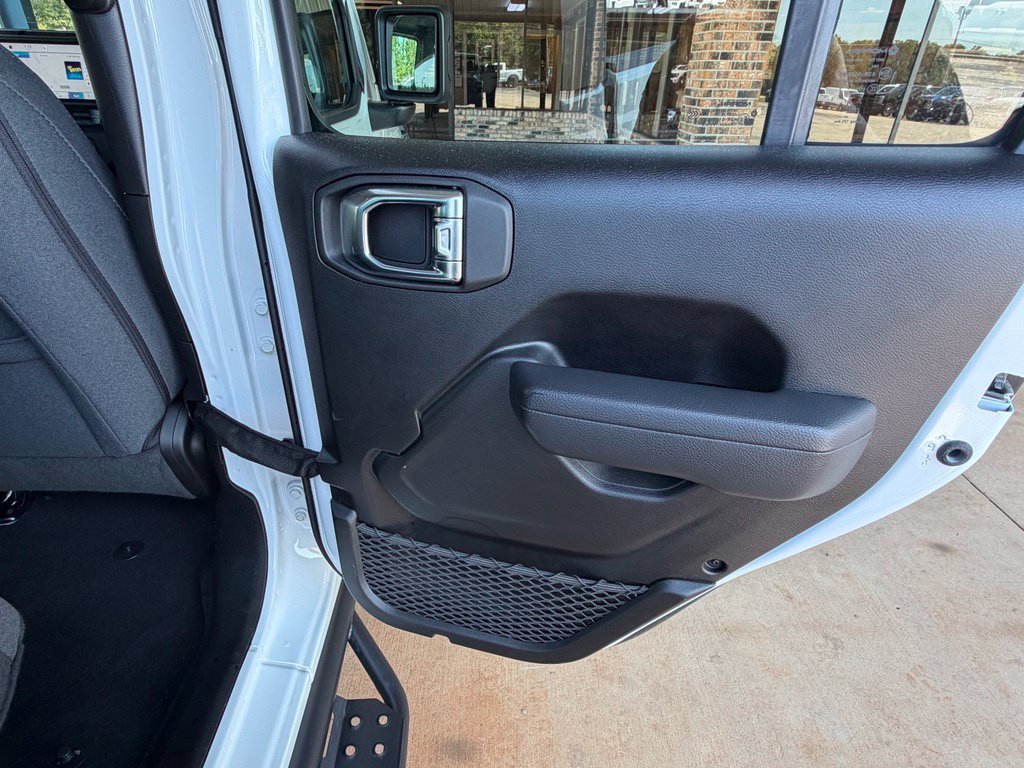 Used 2025 White Jeep Sport image 31