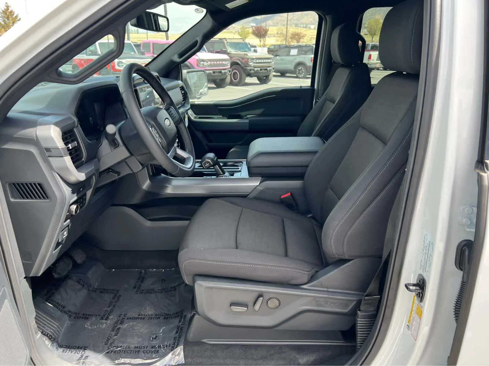 New 2026 Oxford White Ford XLT image 27