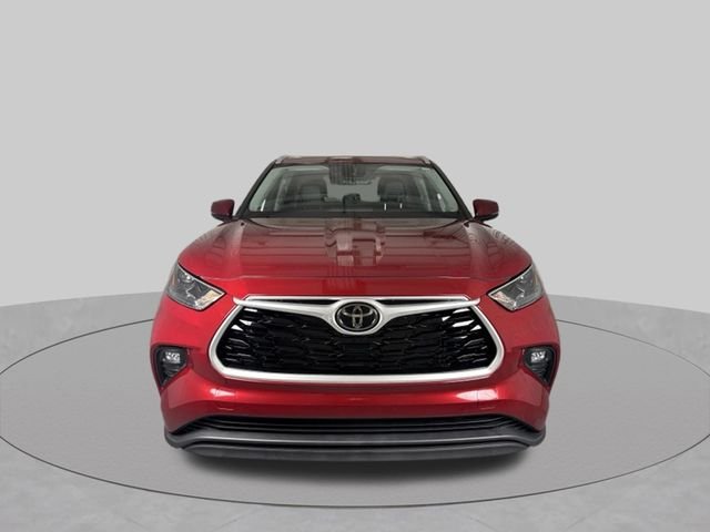 Used 2022 Red Toyota XLE image 3