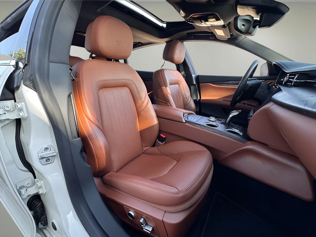 Used 2023 White Maserati GT image 23