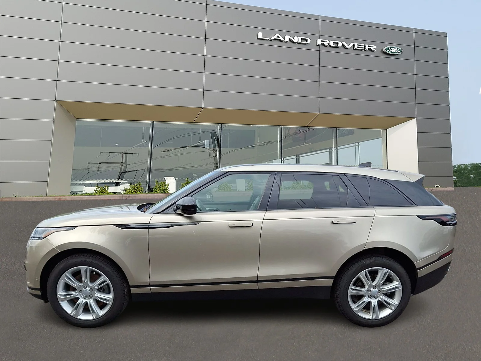 Certified Used 2026 Batumi Gold Premium Metallic - 1DM Land Rover S image 6