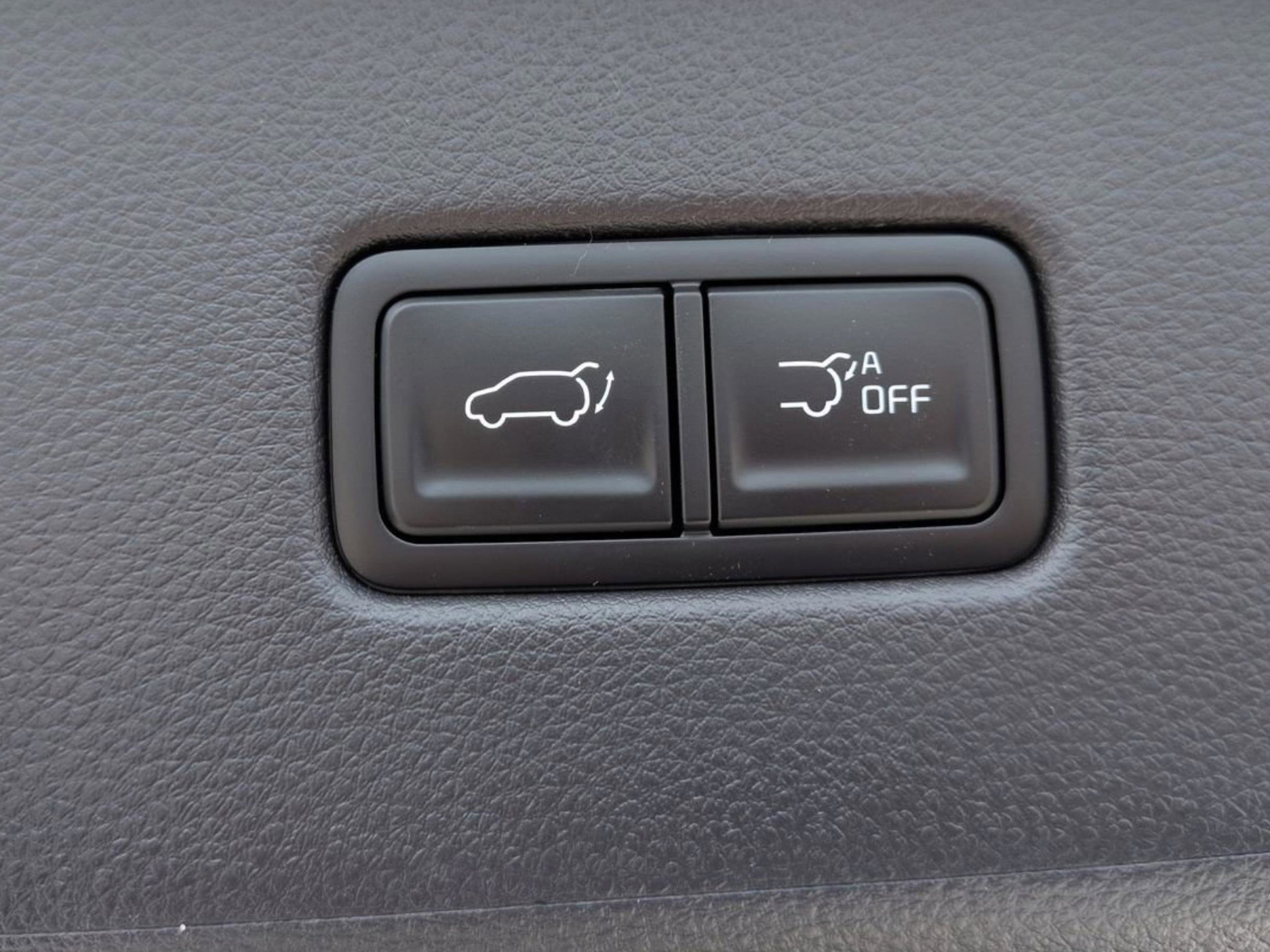 New 2026 Ceramic Silver Kia SX Prestige image 31