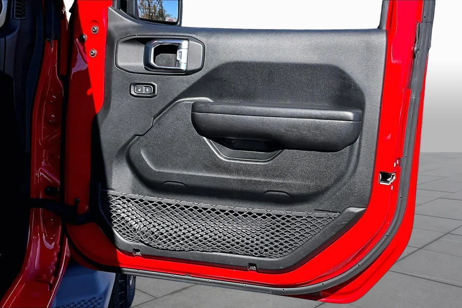 Used 2018 Firecracker Red Clearcoat Jeep Sport S image 21