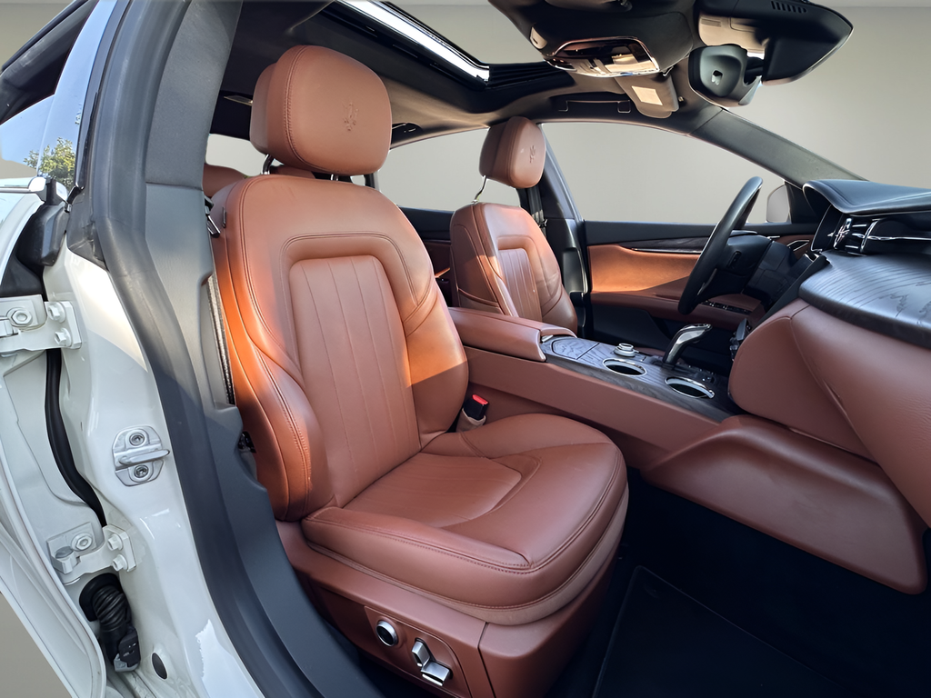 Used 2023 White Maserati GT image 23