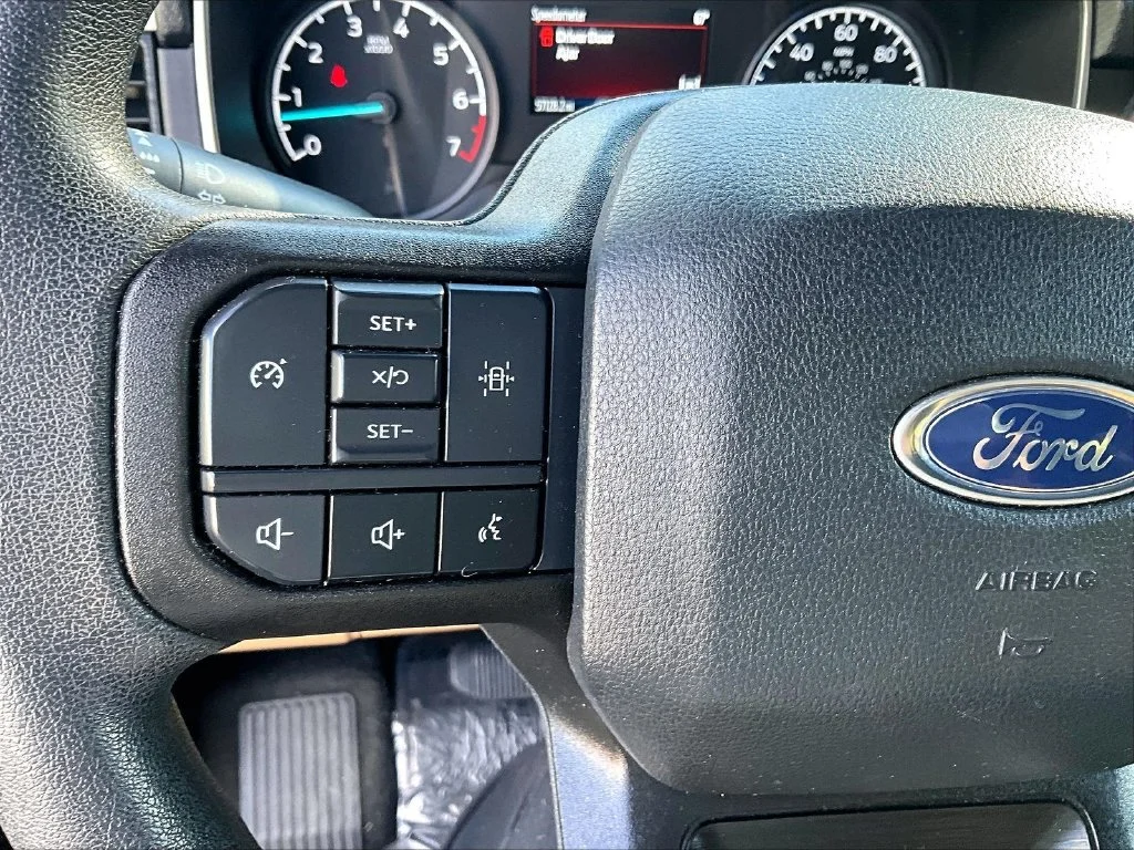 Used 2023 Black Metallic Ford XLT image 23