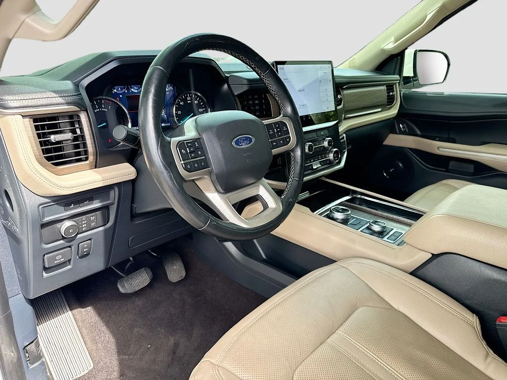 Used 2022 White Ford Limited image 10