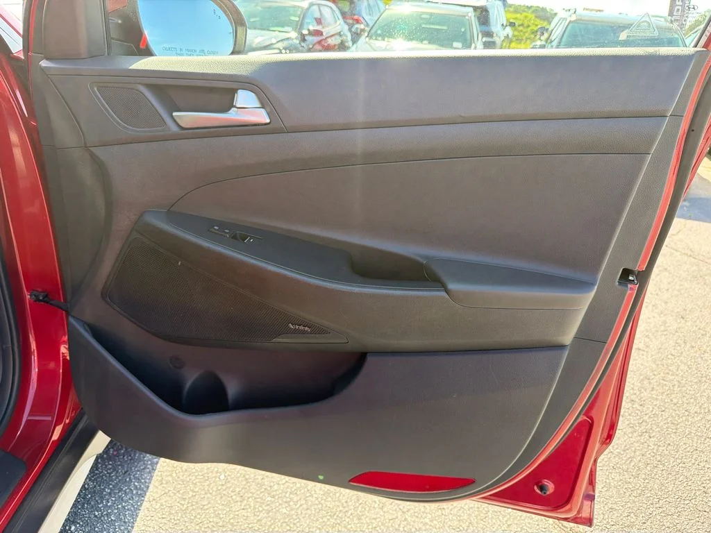 Used 2021 Red Hyundai Limited image 14