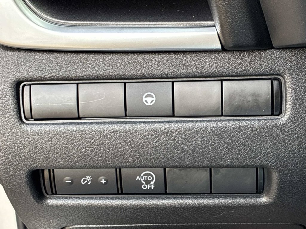 Used 2023 Silver Nissan SV image 21