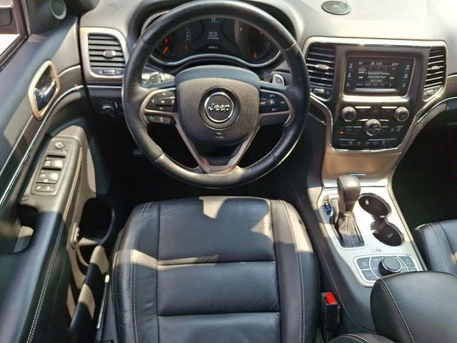 Used 2017 Red Jeep Limited image 17