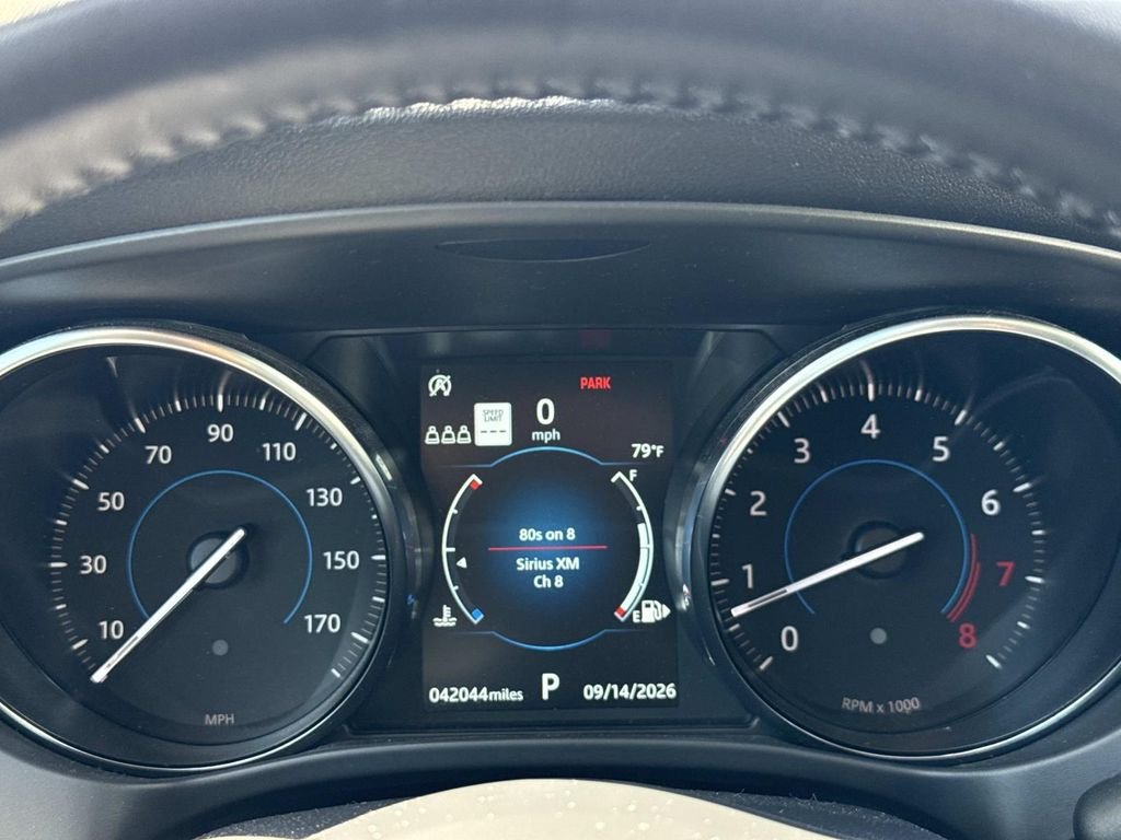 Used 2020 Silver Jaguar 25t Premium image 11