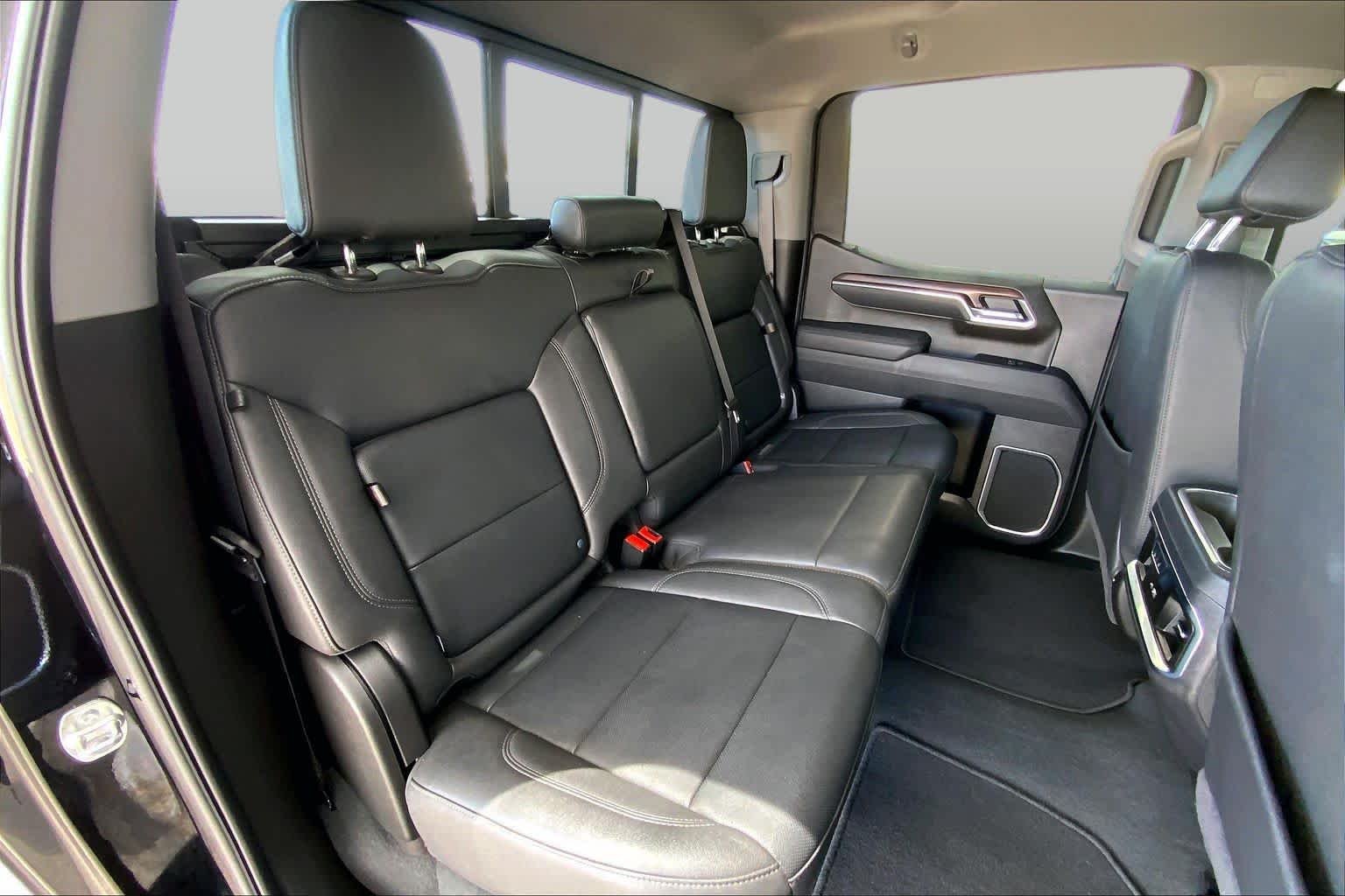 Used 2025 Onyx Black GMC SLT image 20