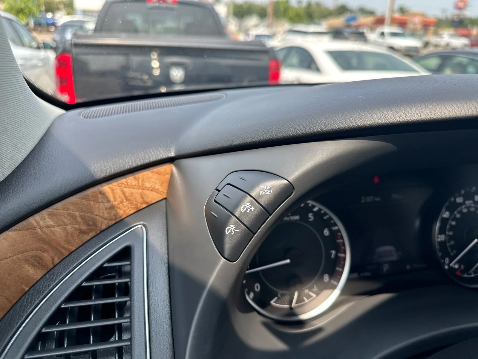 Used 2023 Blue Nissan SL image 54