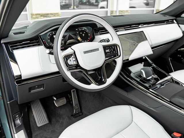 New 2026 Giola Green Land Rover Dynamic SE image 16