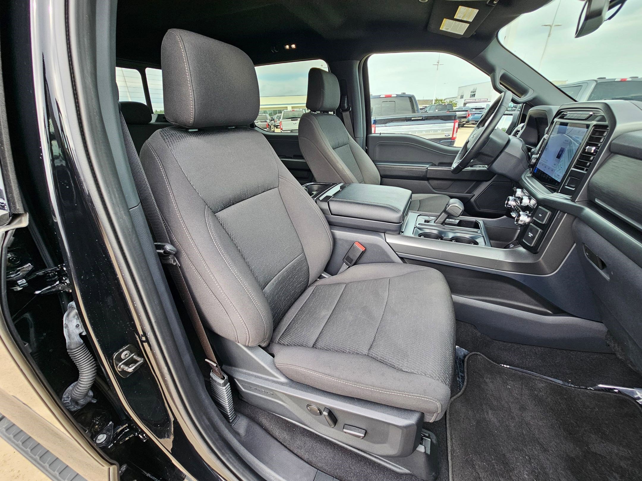 Used 2024 Blue Ford XLT image 30