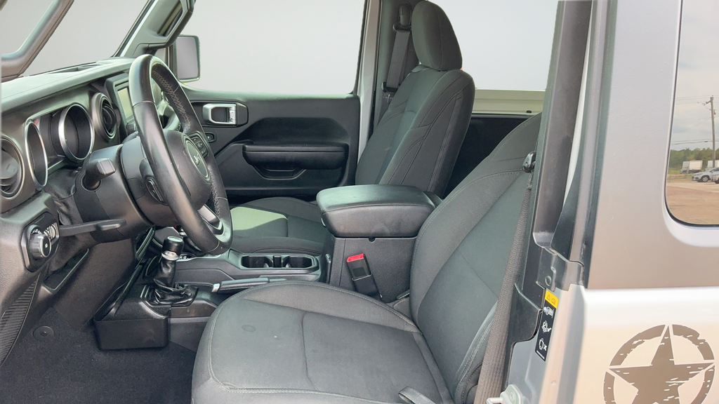 Used 2020 Silver Jeep Sport S image 14