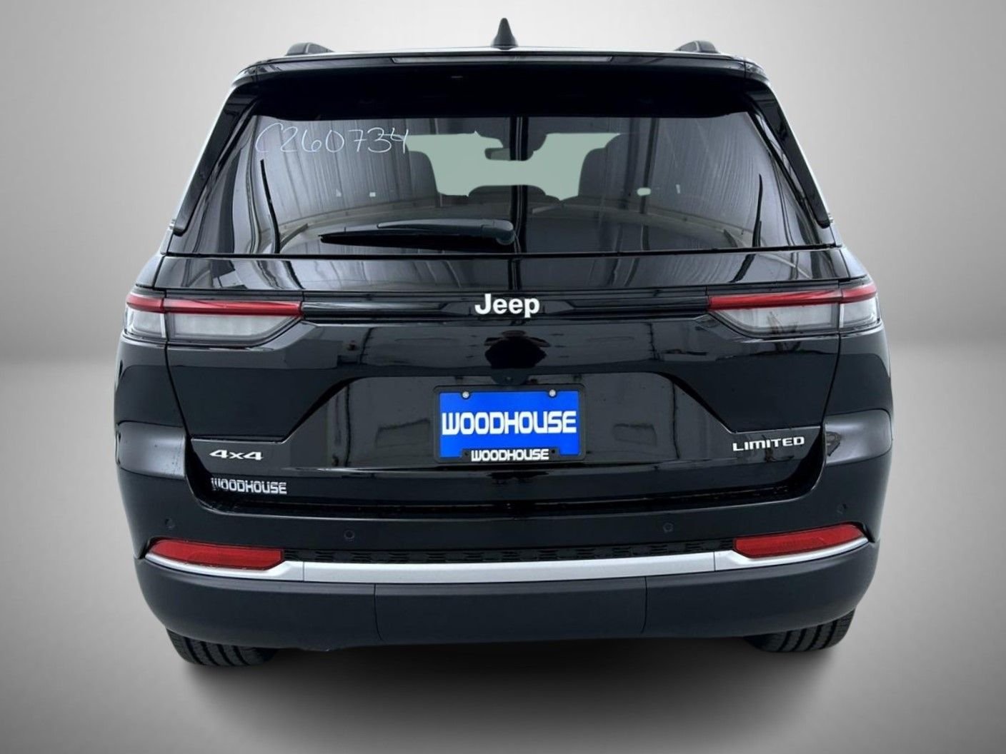 New 2026 Diamond Black Crystal Pearl-Coat Exterior Paint Jeep Limited image 6