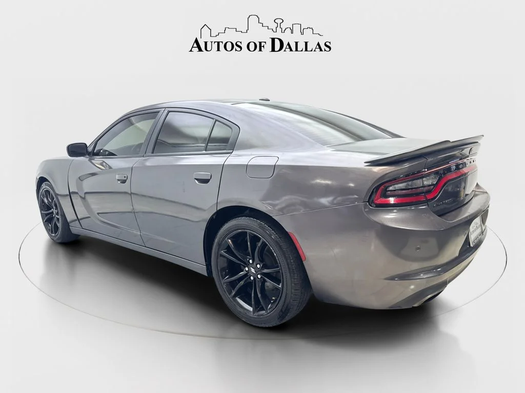 Used 2018 Gray Dodge SXT image 9