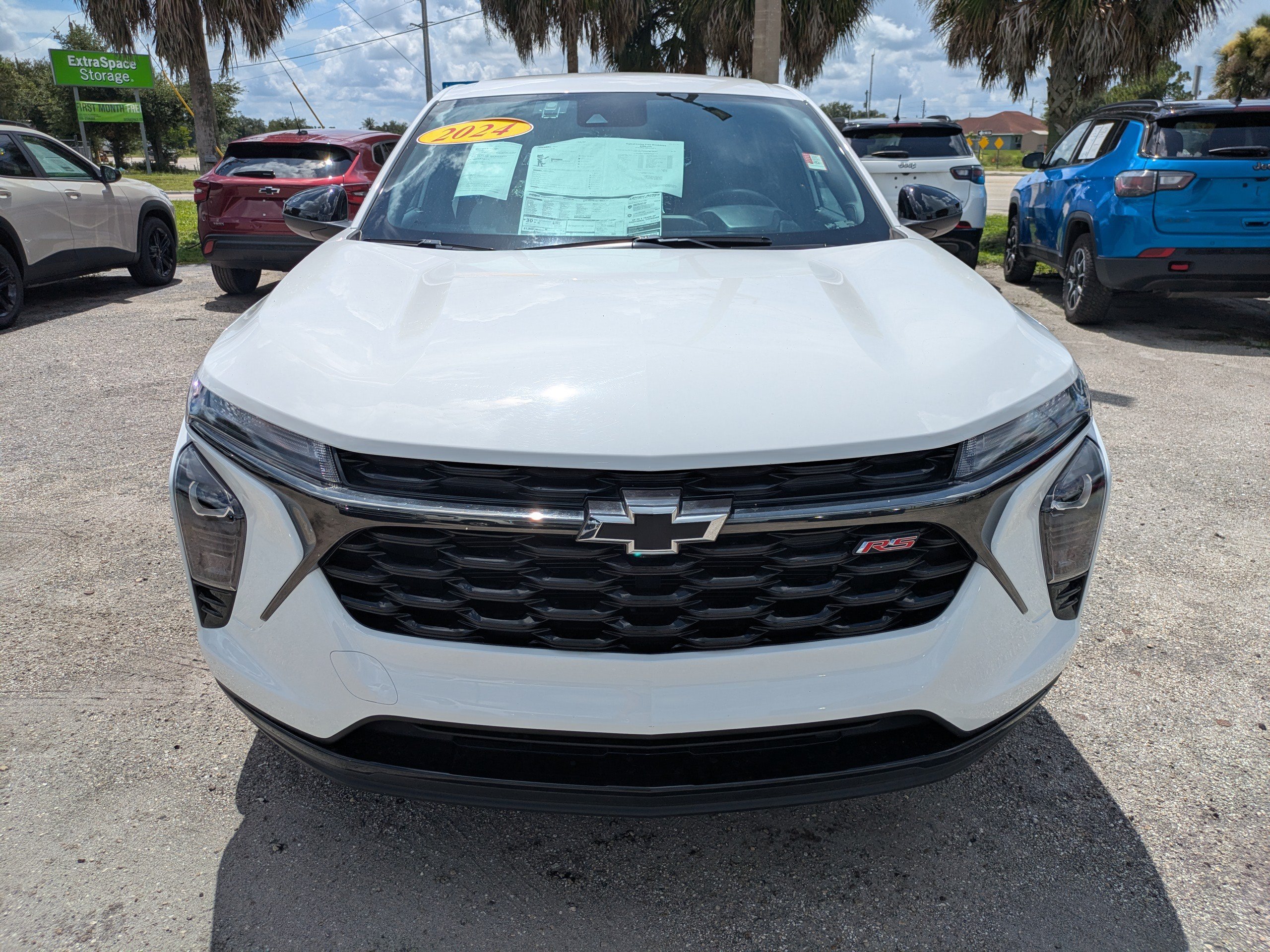 Used 2024 Summit White Chevrolet 1RS image 9