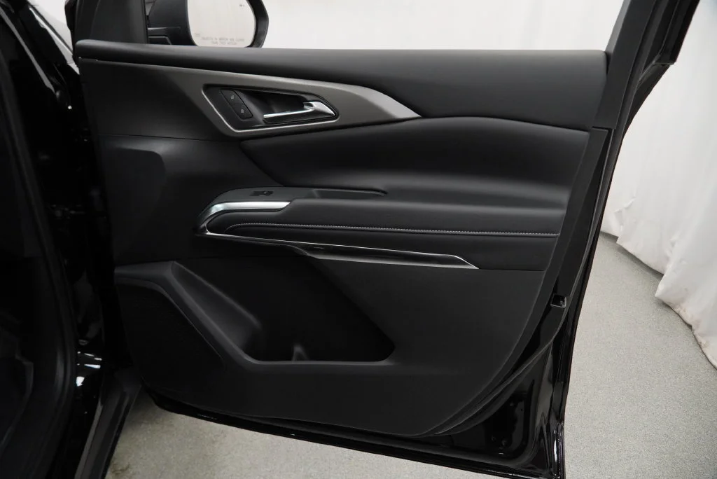 New 2027 Mosaic Black Metallic Chevrolet LT image 35