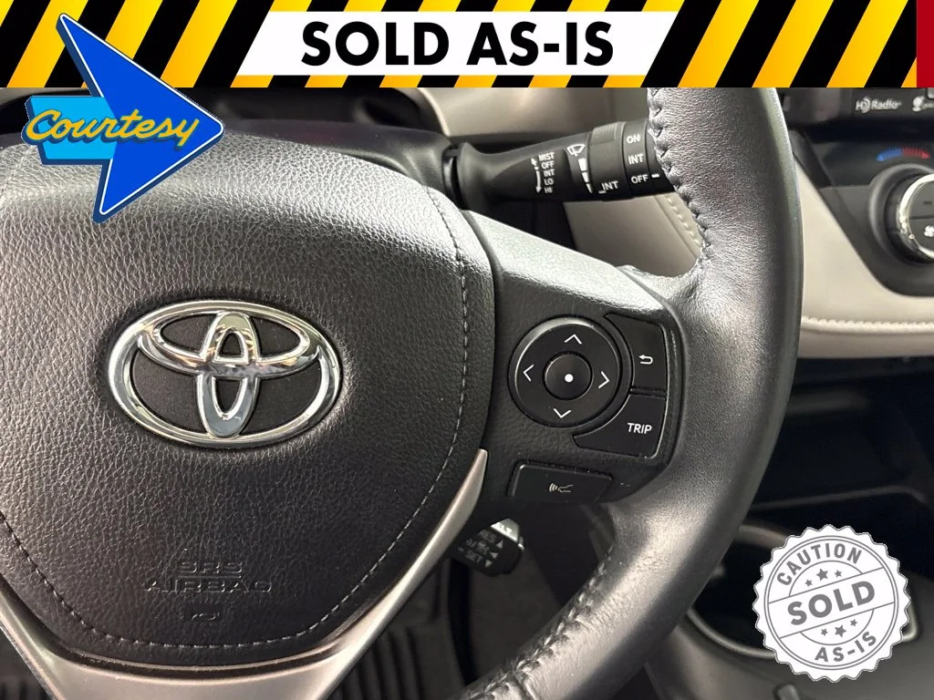 Used 2017 Silver Toyota XLE image 29