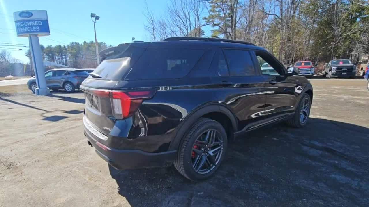New 2026 Agate Black Metallic Ford ST-Line image 8