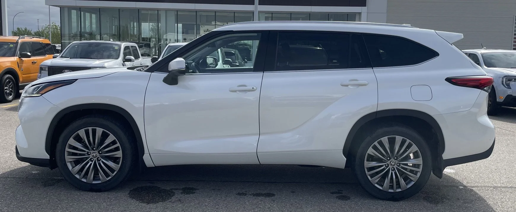 Used 2021 White Toyota LIMITED AWD **New Arrival** image 2