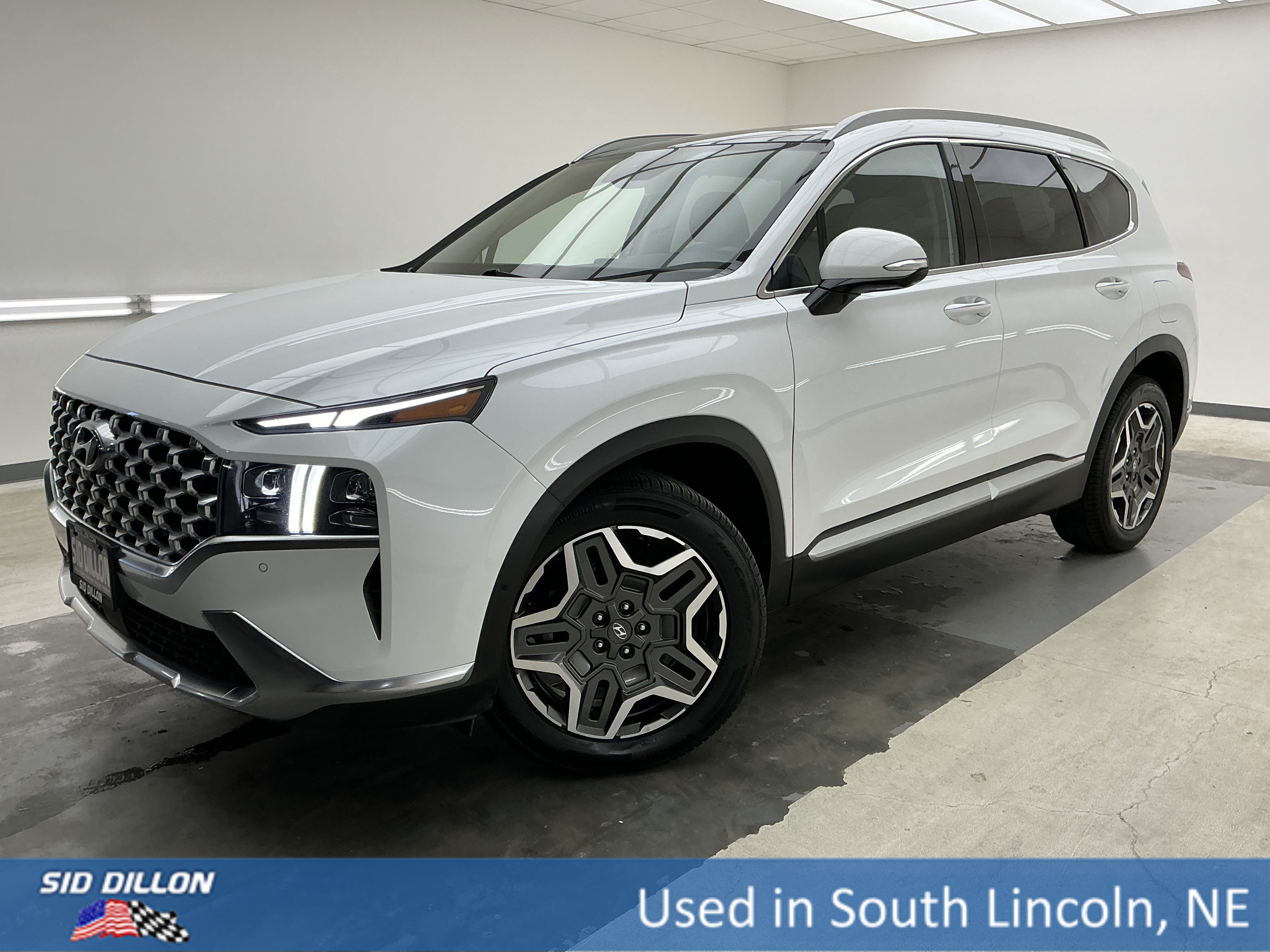 Used 2021 Quartz White Hyundai Limited image 1