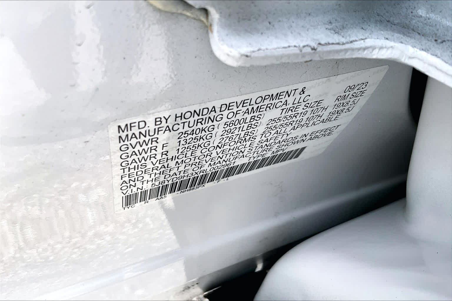 Used 2024 Platinum White Pearl Acura  image 35