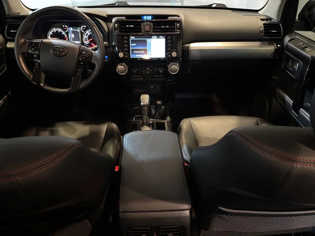 Used 2020 Midnight Black Metallic Toyota Venture image 10
