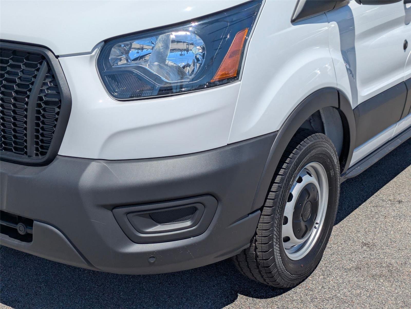 New 2026 Oxford White Ford Cargo Van image 9