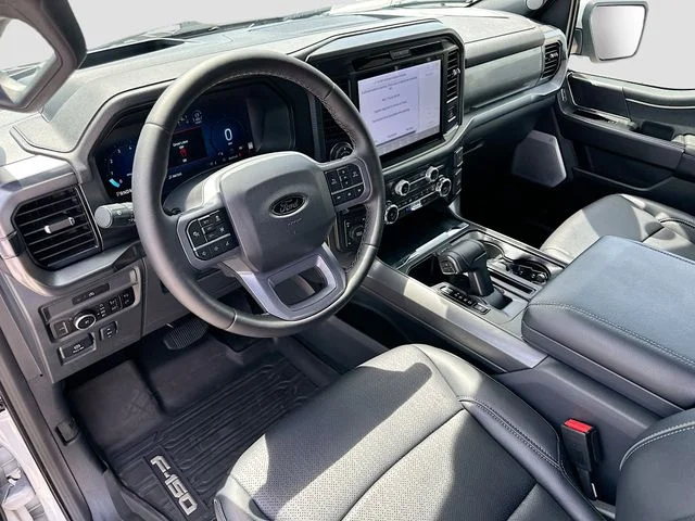 Used 2025 White Ford Lariat image 9