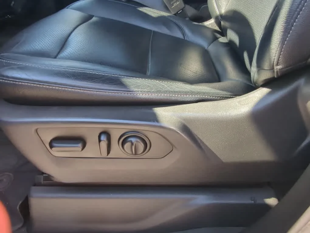 Used 2019 Black Chevrolet LT image 6