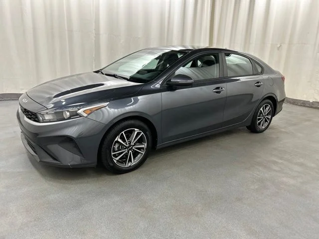 Used 2022 Gray Kia LXS image 2