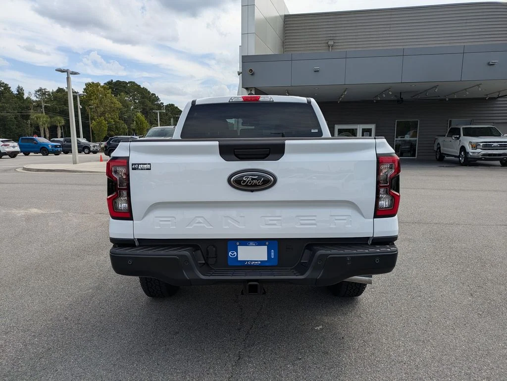 New 2026 Oxford White Ford XLT image 5