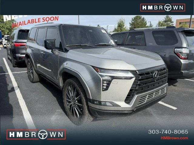 Used 2025 Silver Lexus 550 Luxury+ image 1