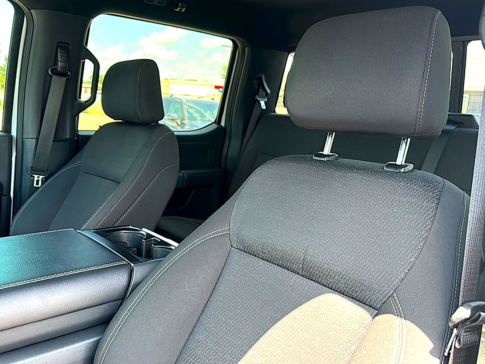 Used 2025 Space White Metallic Ford XLT image 7