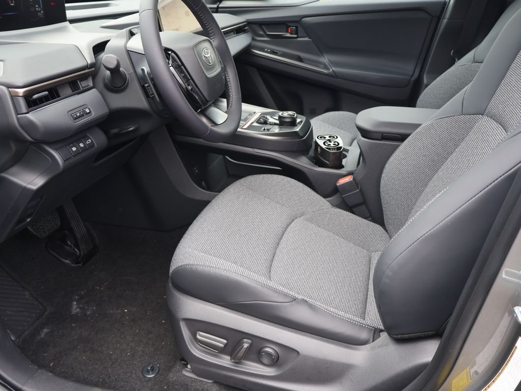 2026 Toyota bZ XLE - Photo 20