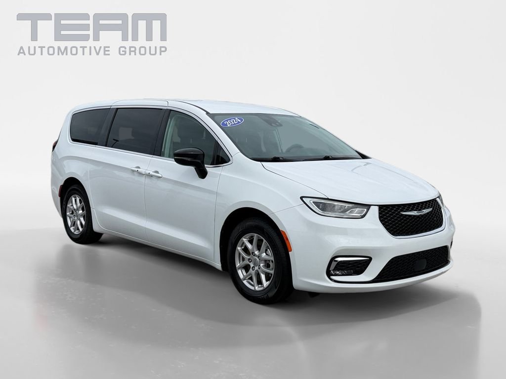 Used 2024 White Chrysler Touring L image 1