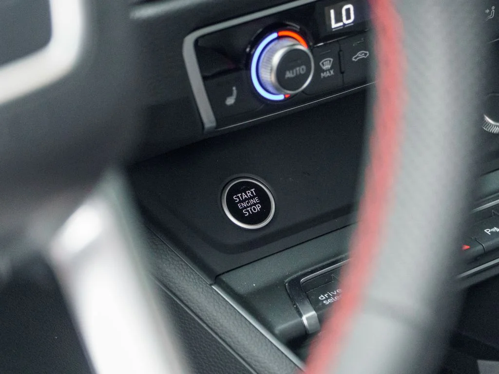 Used 2025 Black Audi Premium Plus image 28