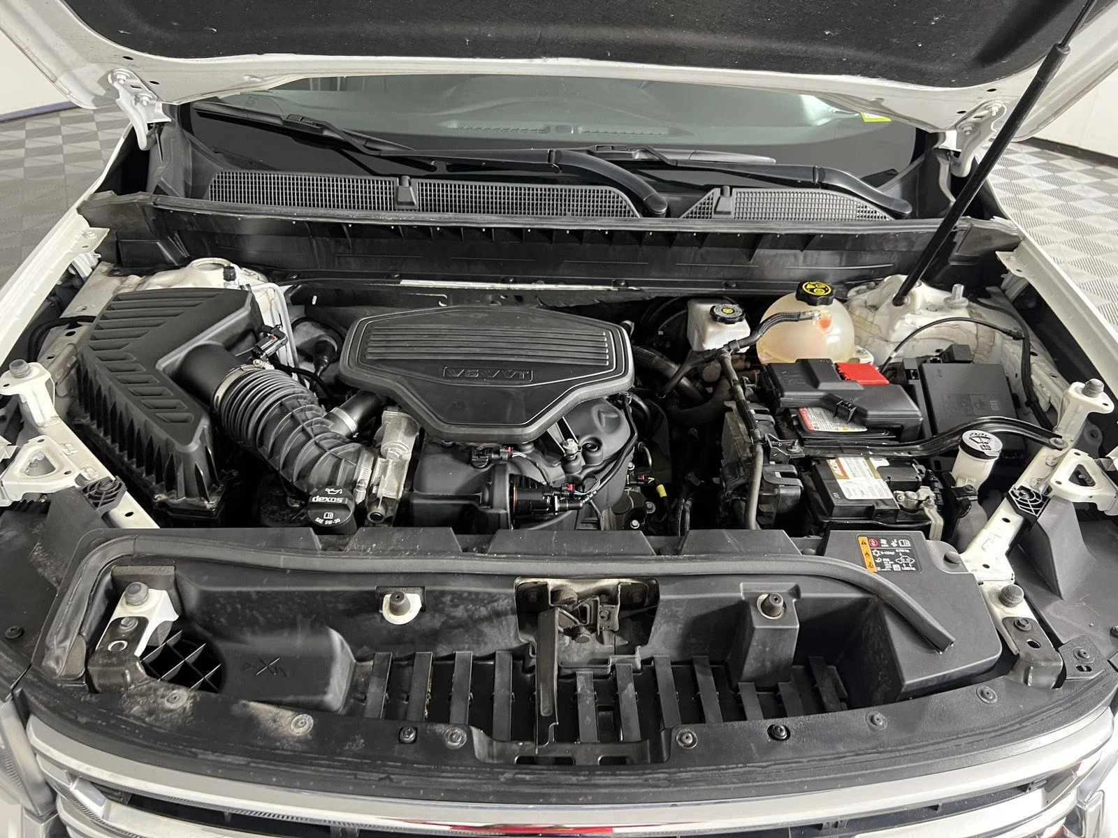 Used 2020 SUMMIT WHITE GMC SLE image 14