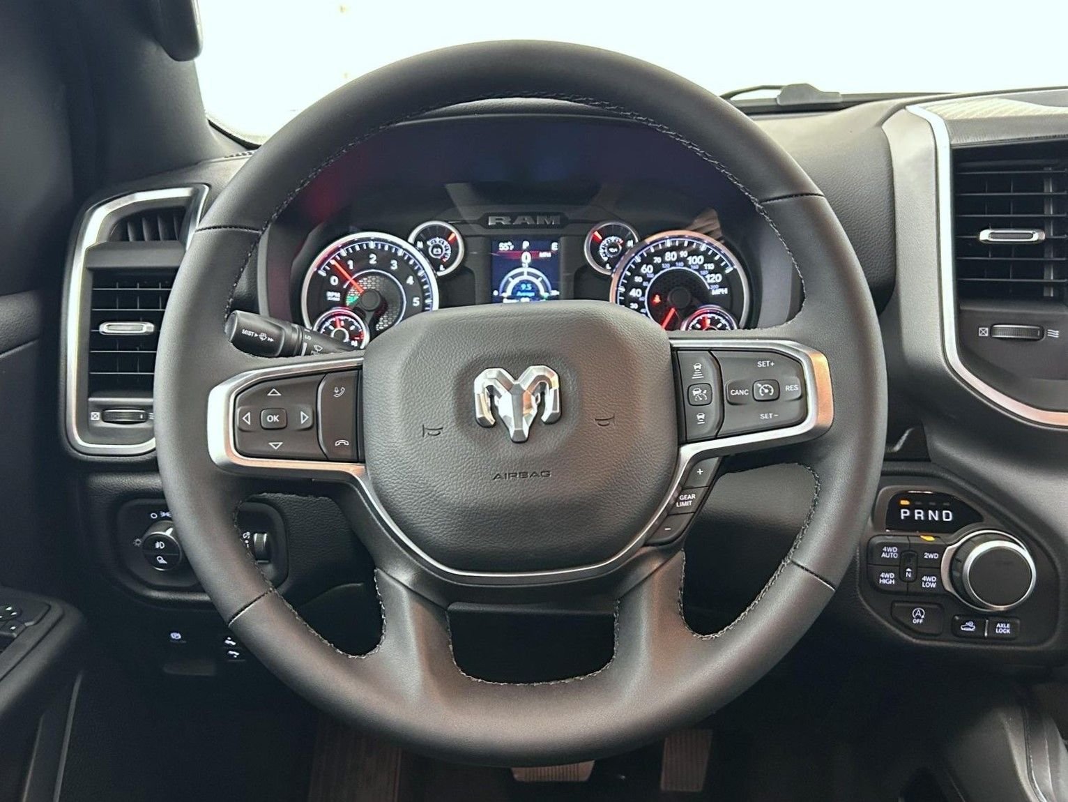 New 2026 Diamond Black Crystal Pearl-Coat Exterior Paint RAM Big Horn/Lone Star image 11