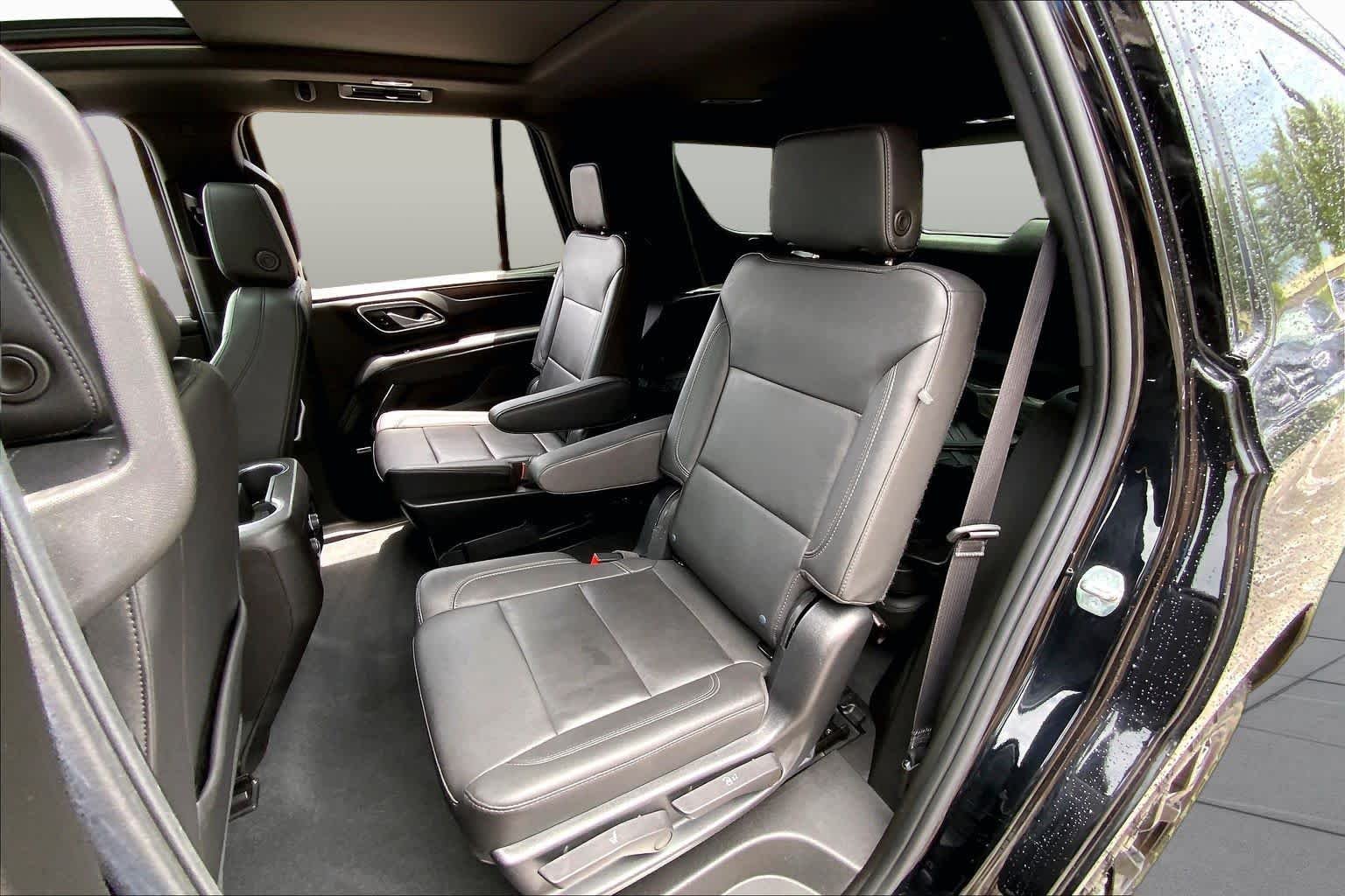 Used 2022 Black Chevrolet Z71 image 20