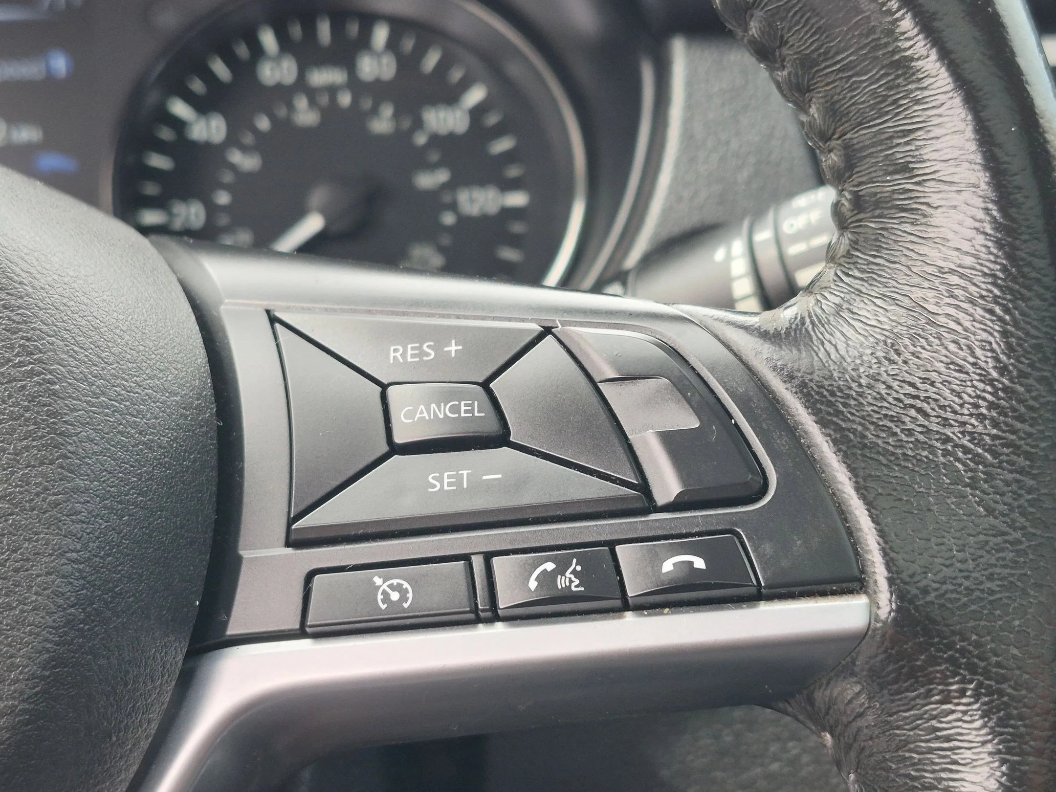 Used 2017 Brilliant Silver Nissan SL image 16